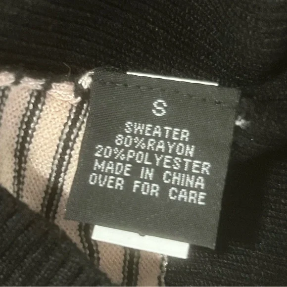 Iz Byer Black and Blush Striped Crew Neck Quarter Sleeve Lightweight Sweater - Picture 4 of 5